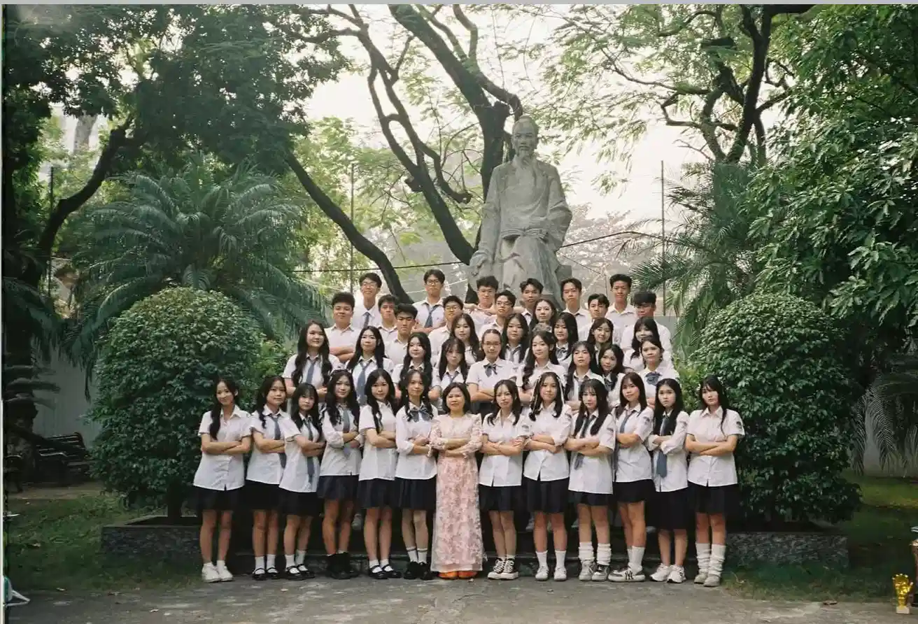 12 Địa